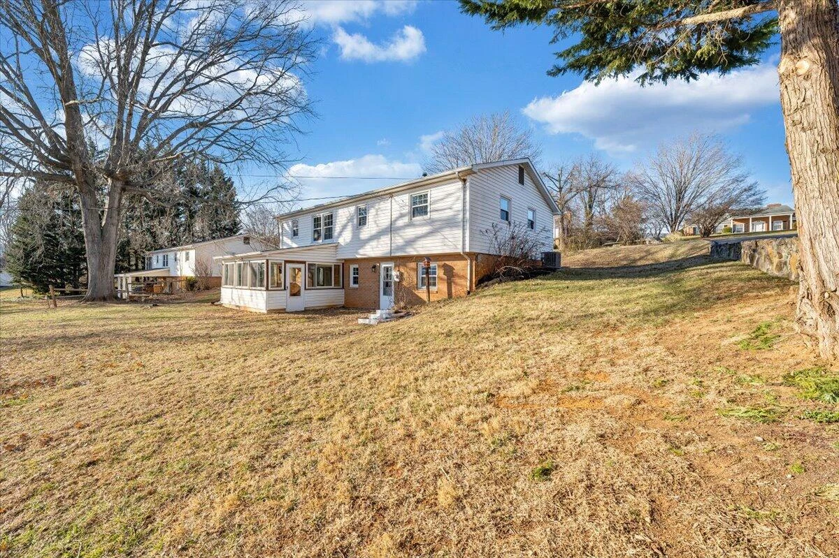 2718 Fletcher ST - Photo 8