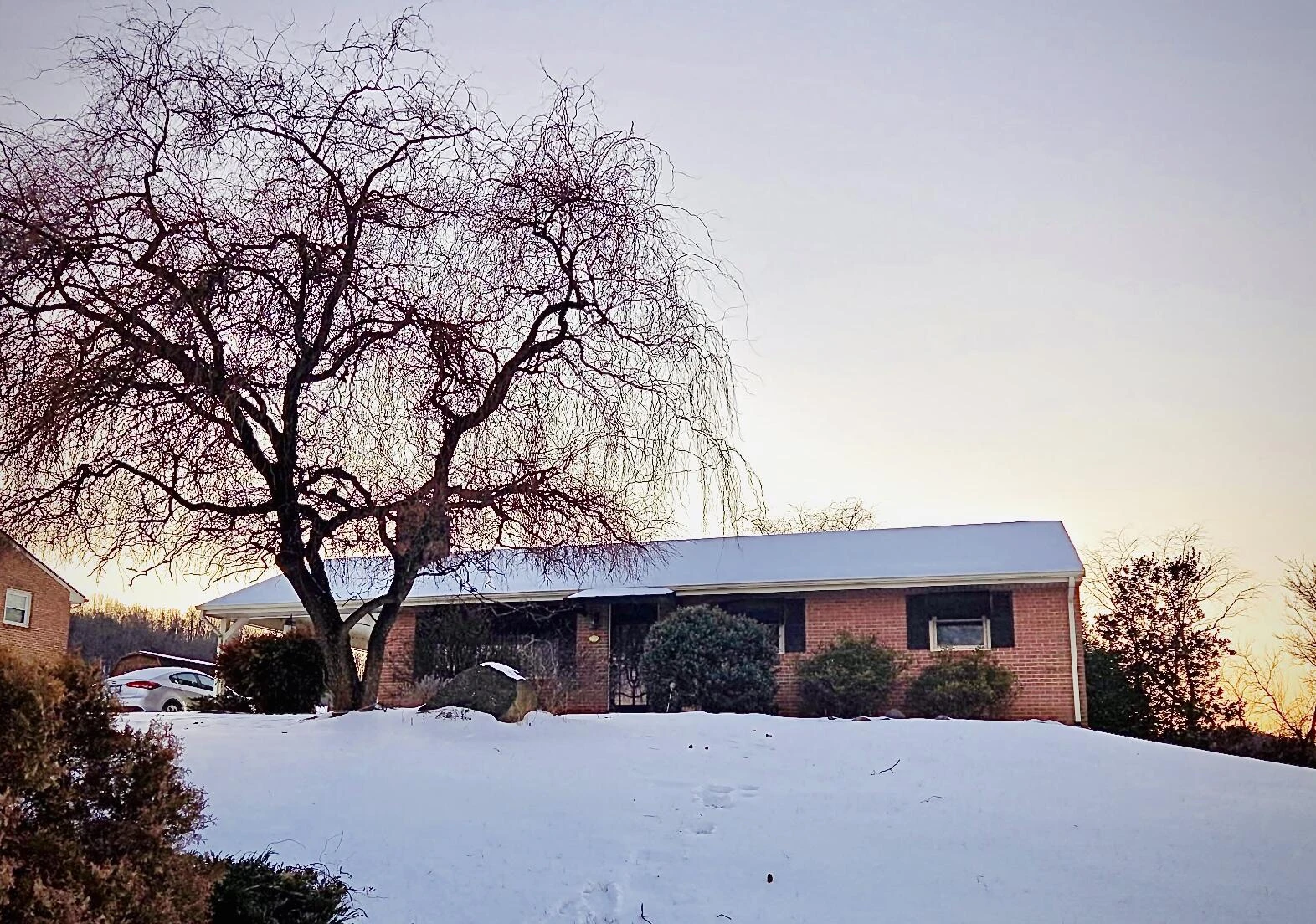1124 Roundtree DR