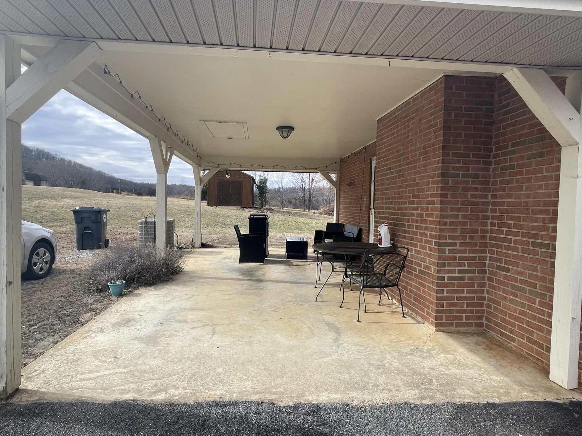1124 Roundtree DR - Photo 22