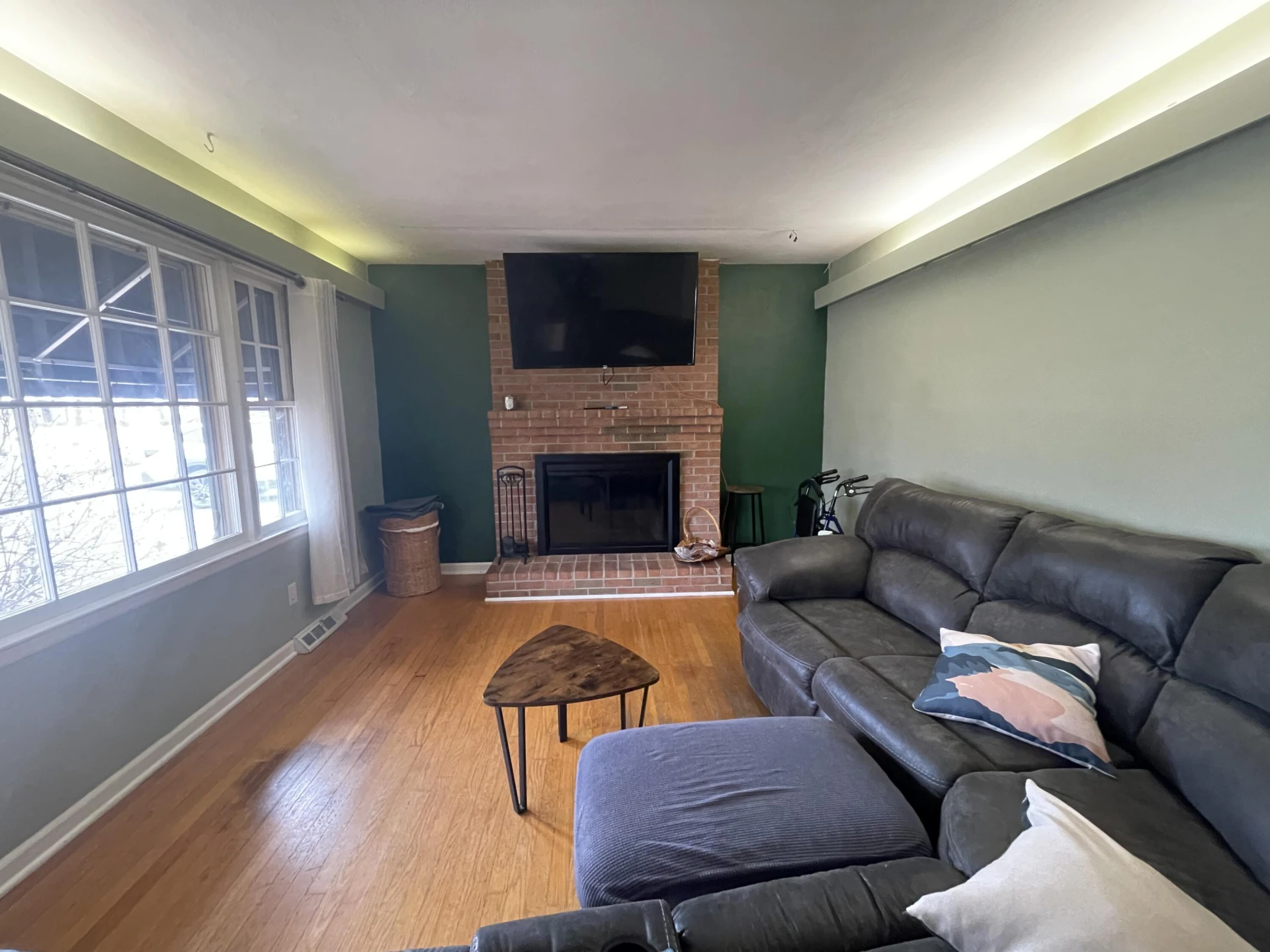 1124 Roundtree DR - Photo 3
