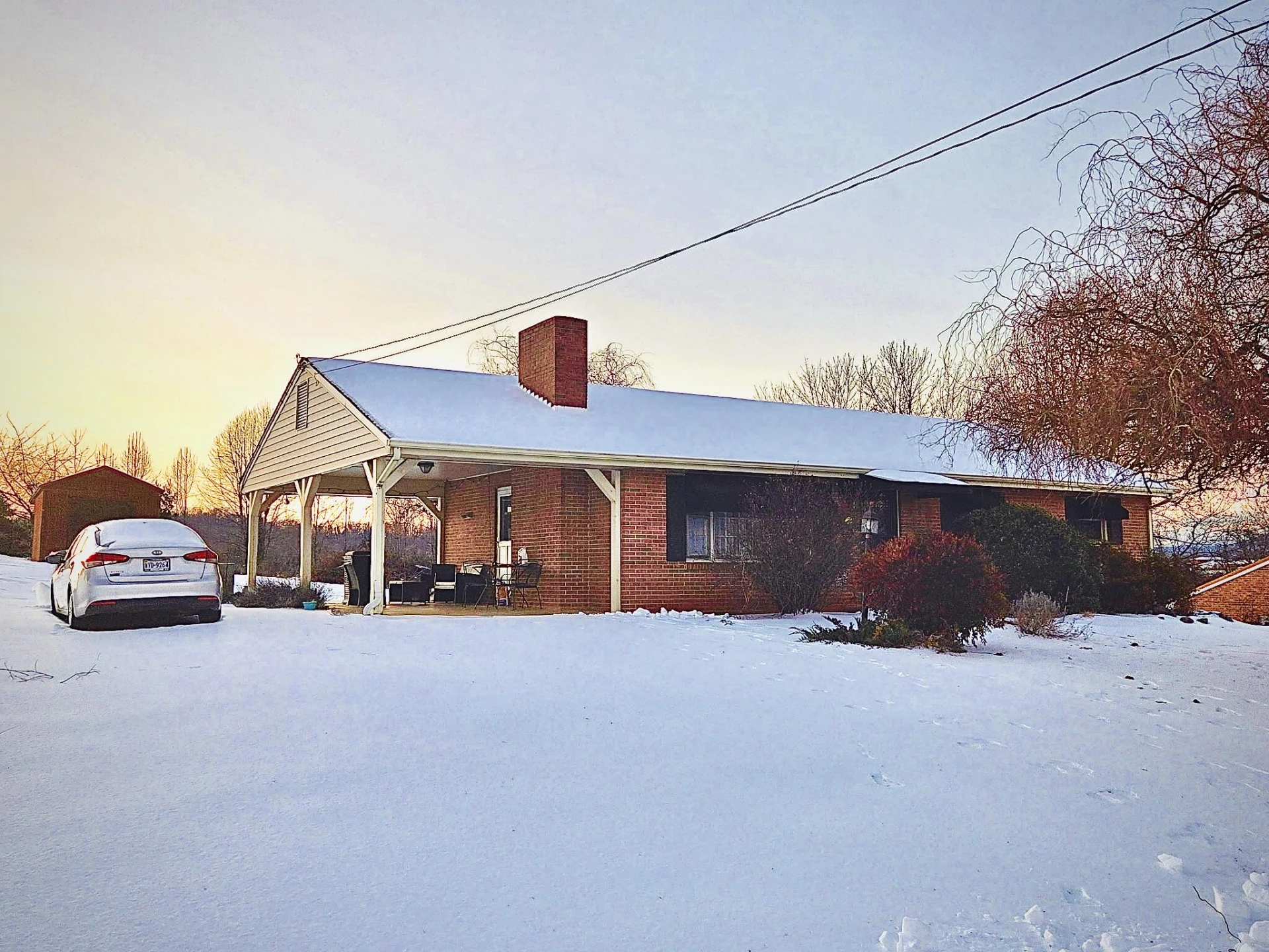 1124 Roundtree DR - Photo 5