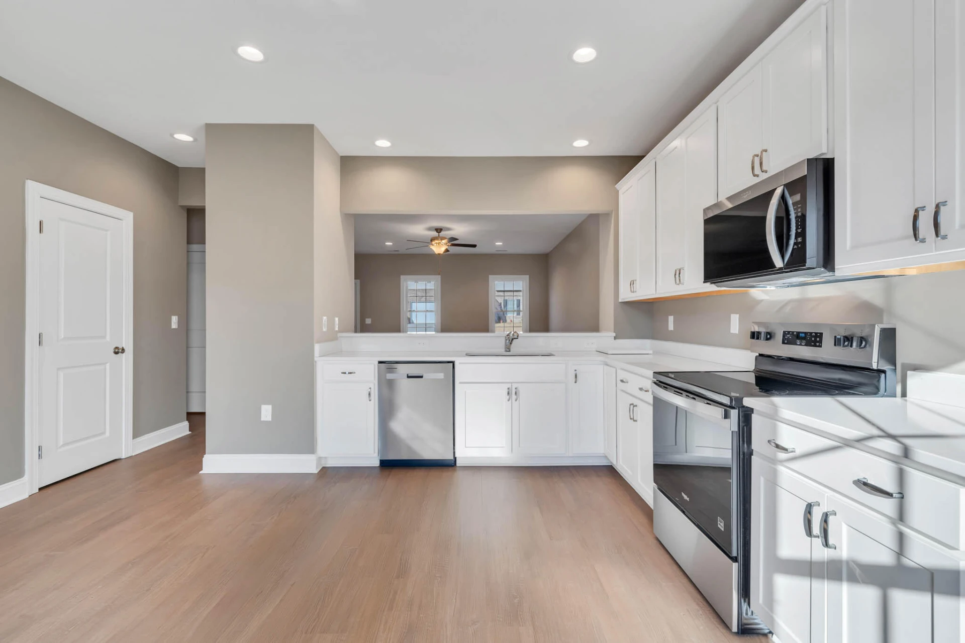 3732 Greenway DR SW - Photo 15