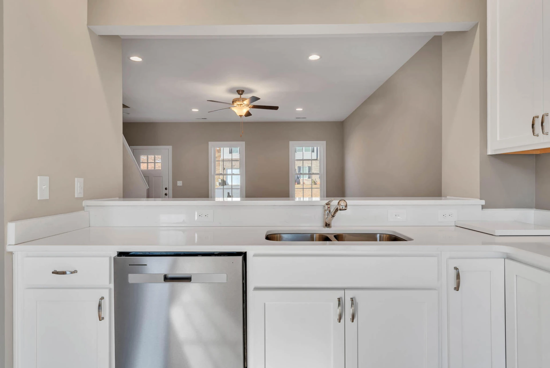 3728 Greenway DR SW - Photo 16