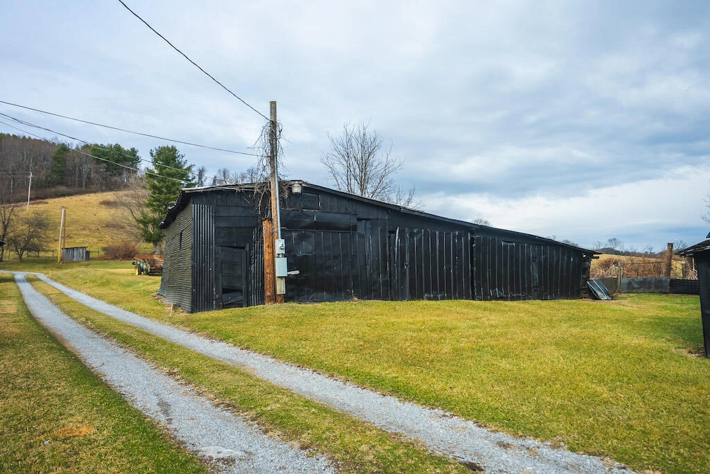230 Barnes LN - Photo 60