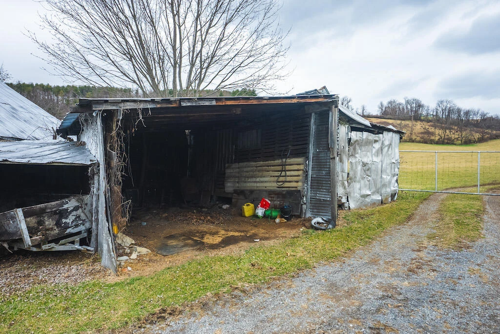 230 Barnes LN - Photo 69