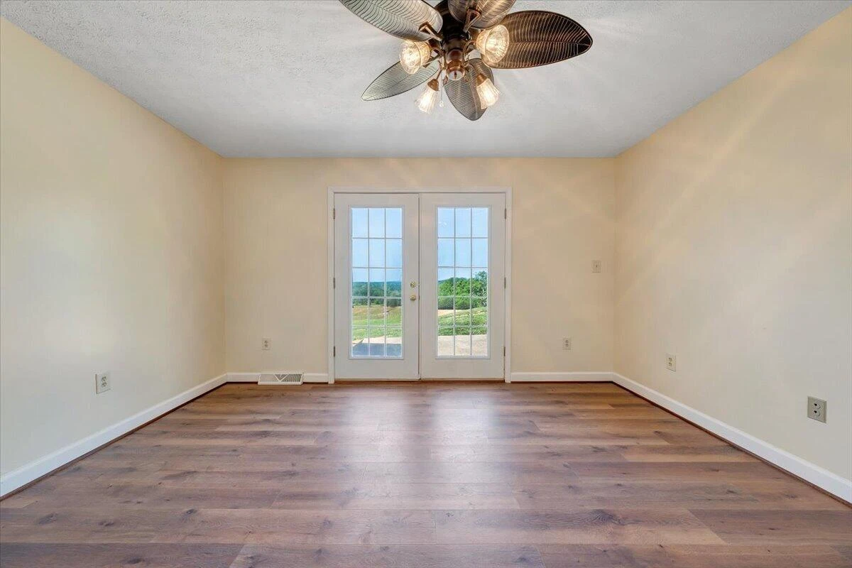 2011 Spencer-Preston RD - Photo 62
