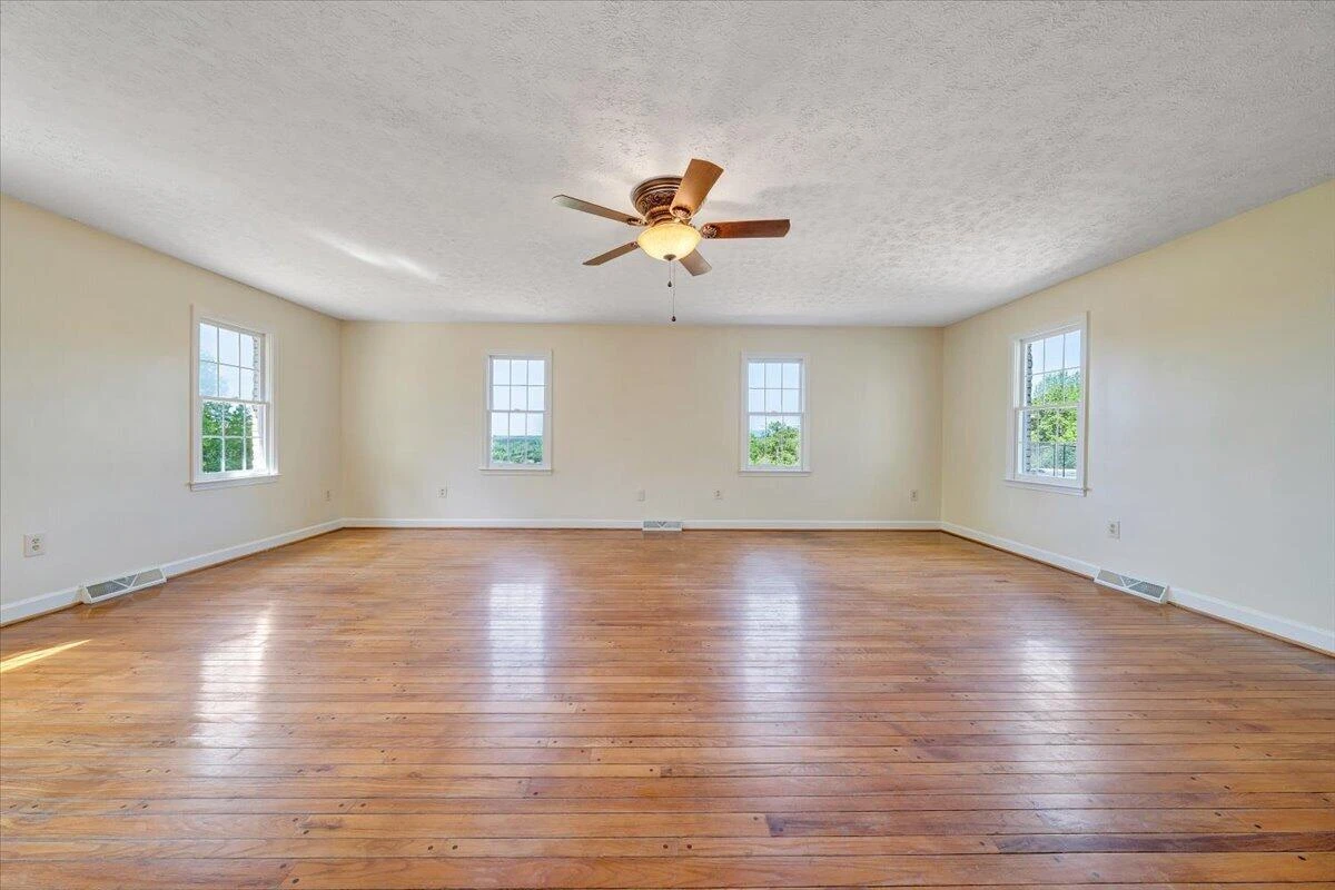 2011 Spencer-Preston RD - Photo 64
