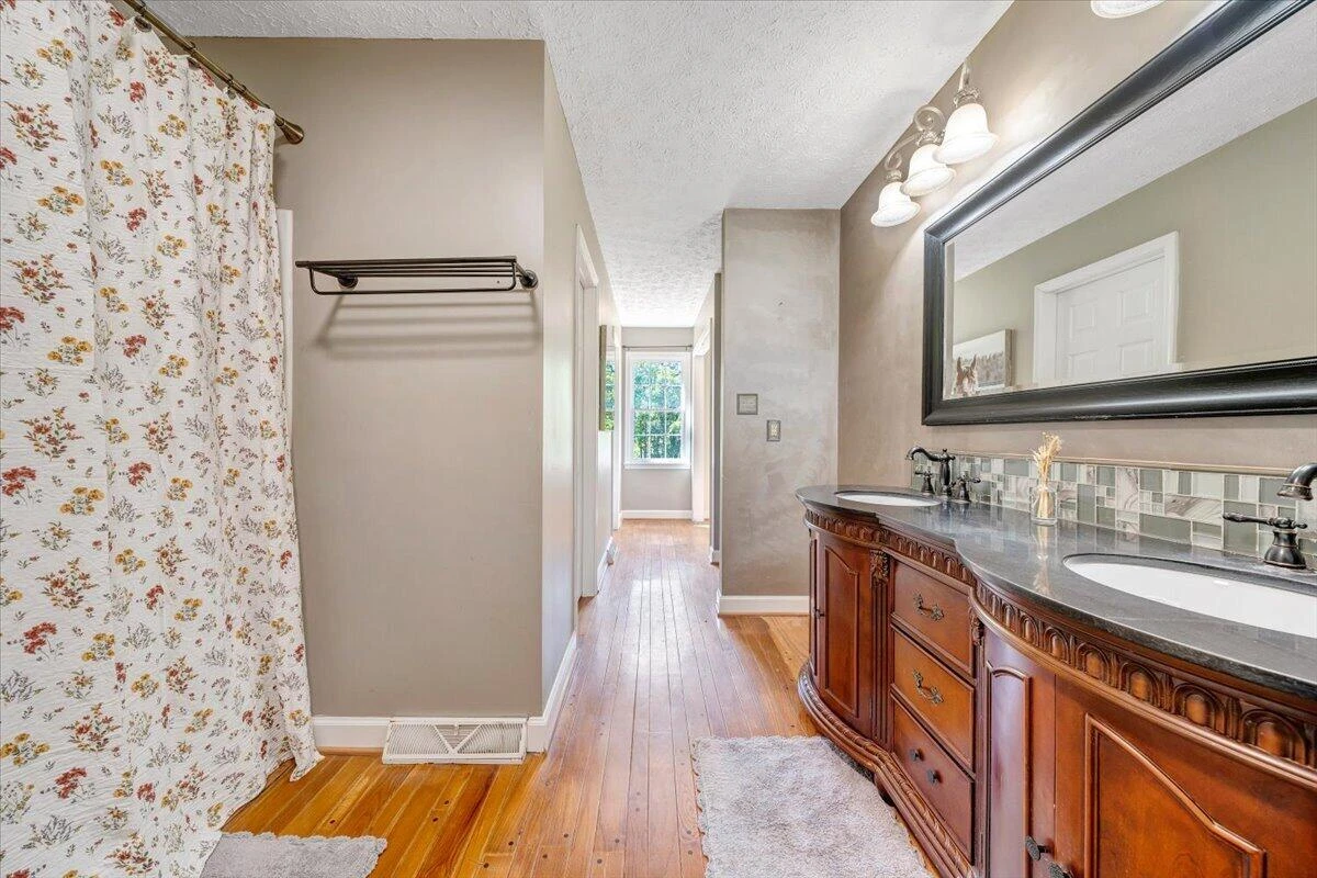 2011 Spencer-Preston RD - Photo 69
