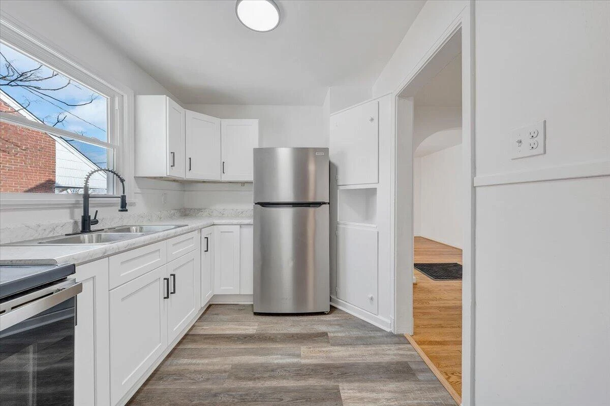 1036 Hunt AVE NW - Photo 11