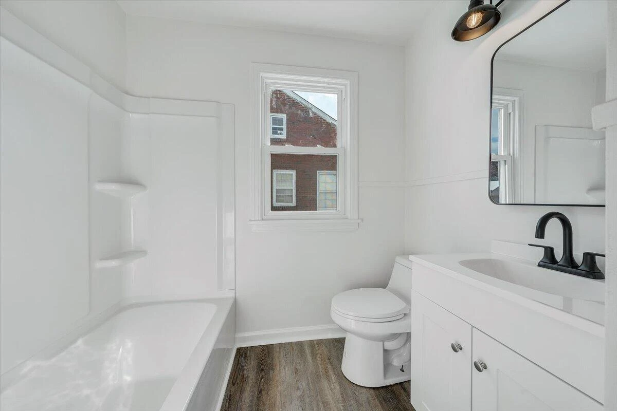 1036 Hunt AVE NW - Photo 17