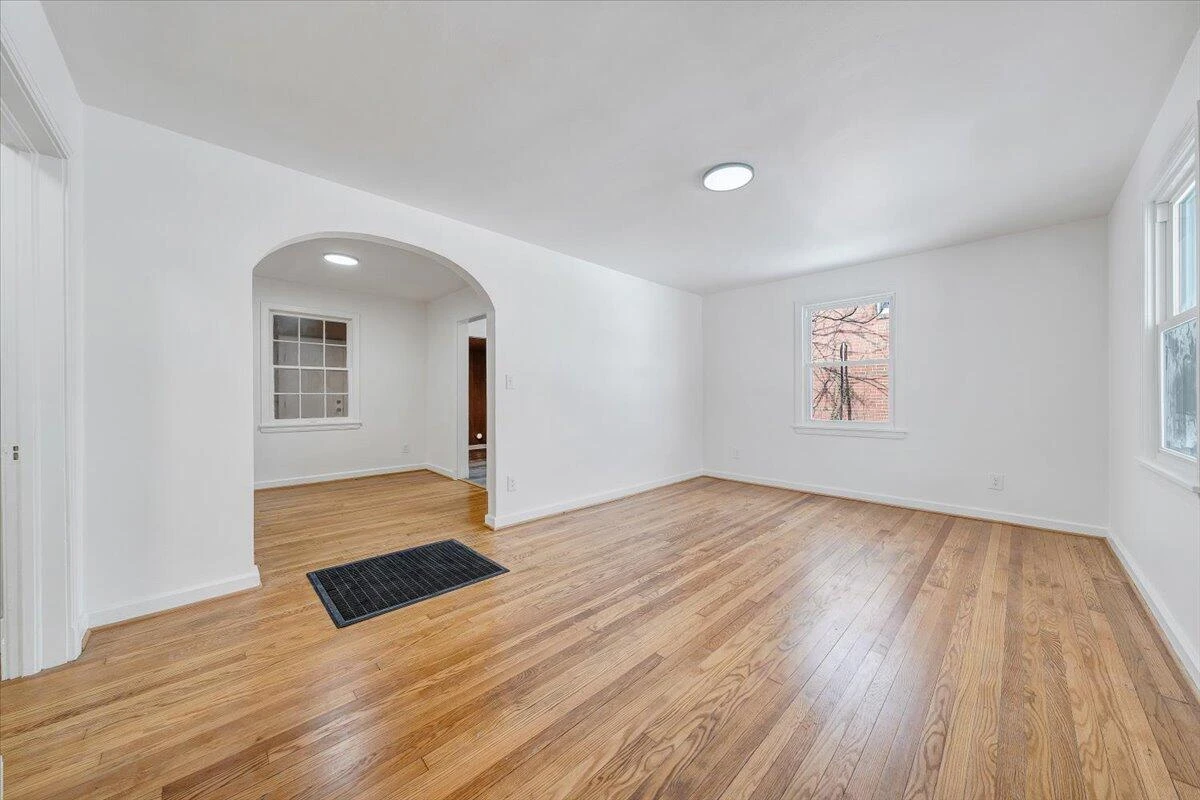1036 Hunt AVE NW - Photo 5
