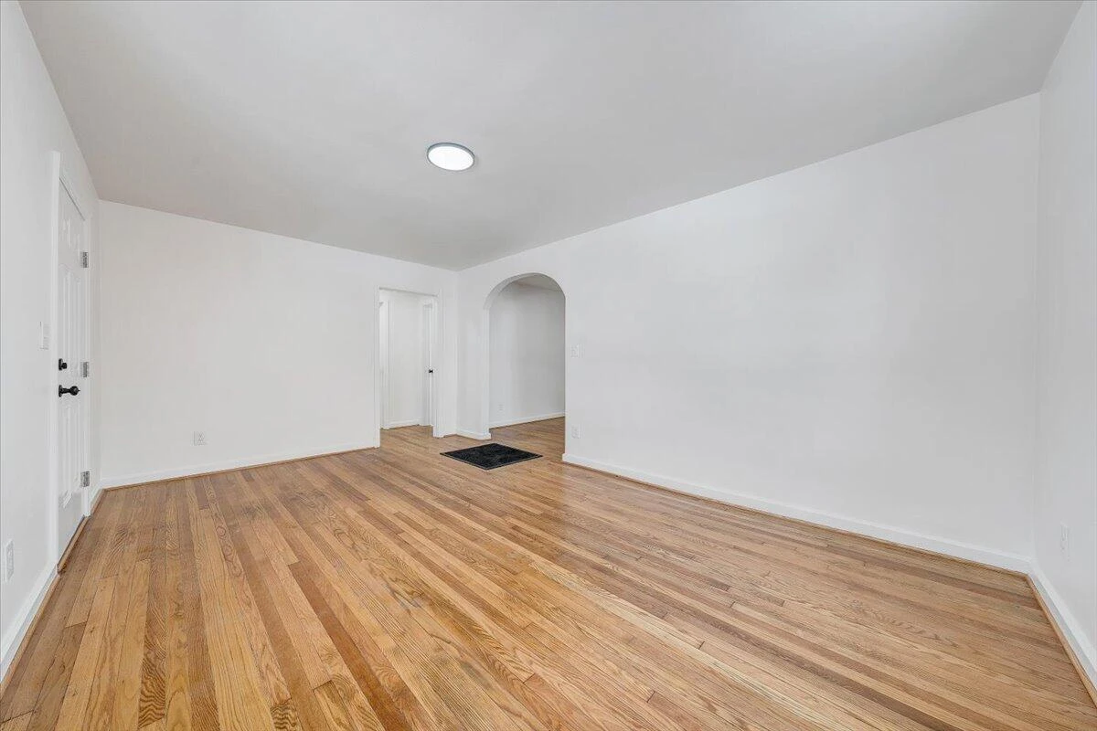 1036 Hunt AVE NW - Photo 7