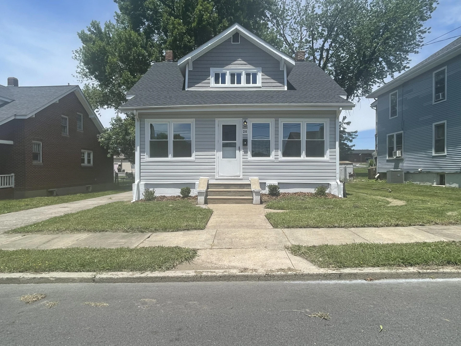 216 W Augusta AVE - Photo 2