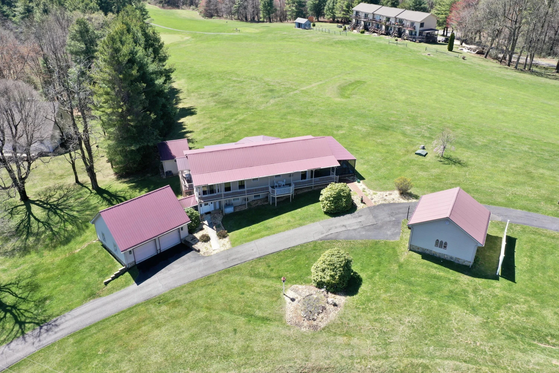 107 Mountain View DR - Photo 2