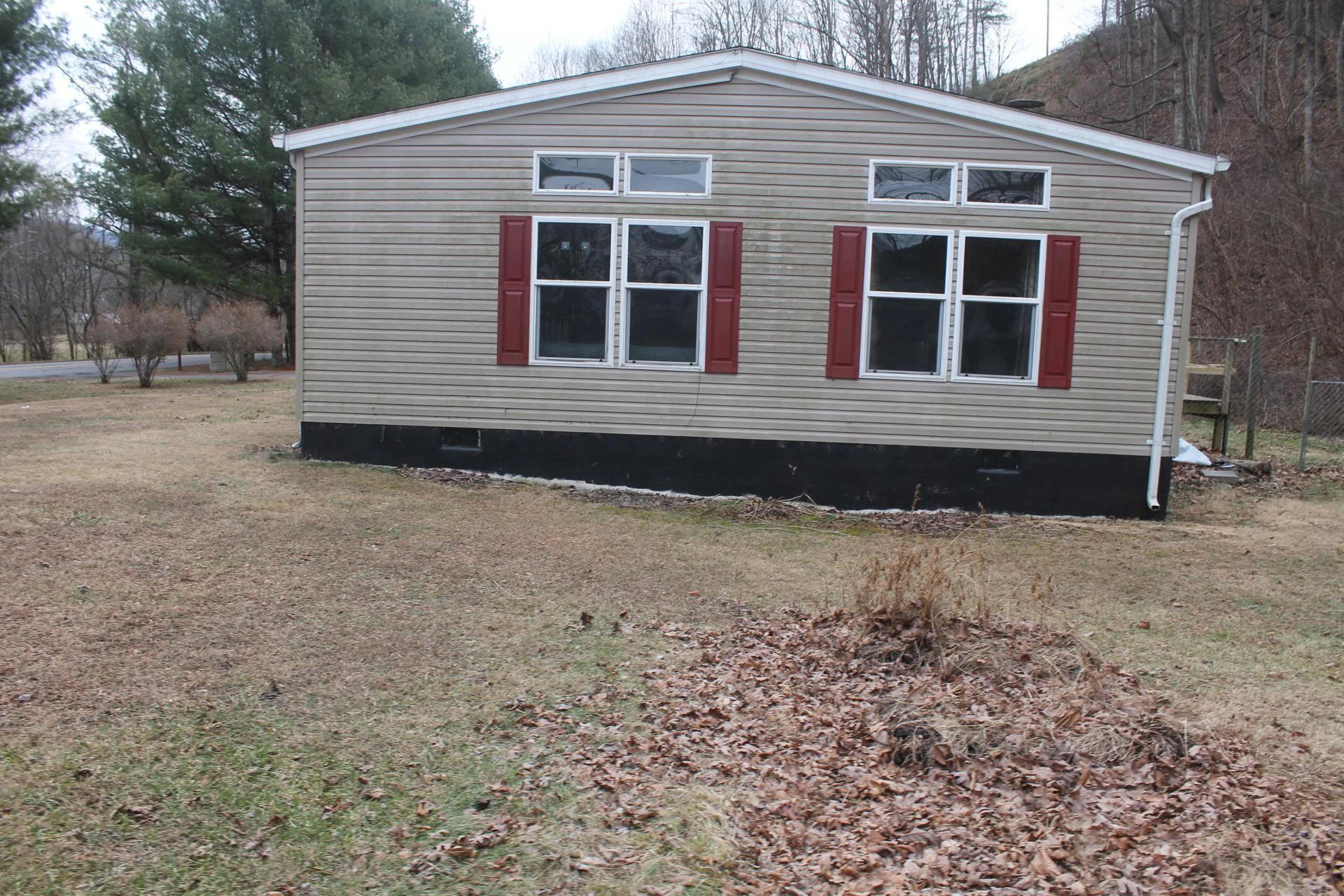 5406 Johnson Creek RD - Photo 5