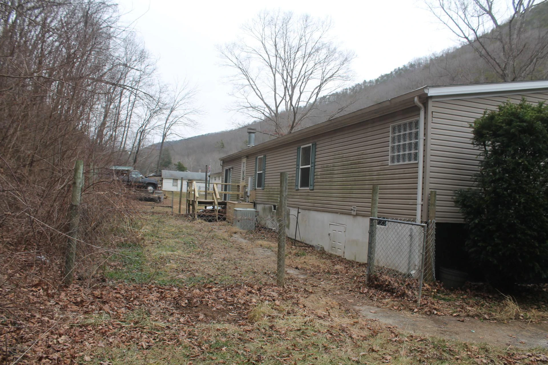 5406 Johnson Creek RD - Photo 8