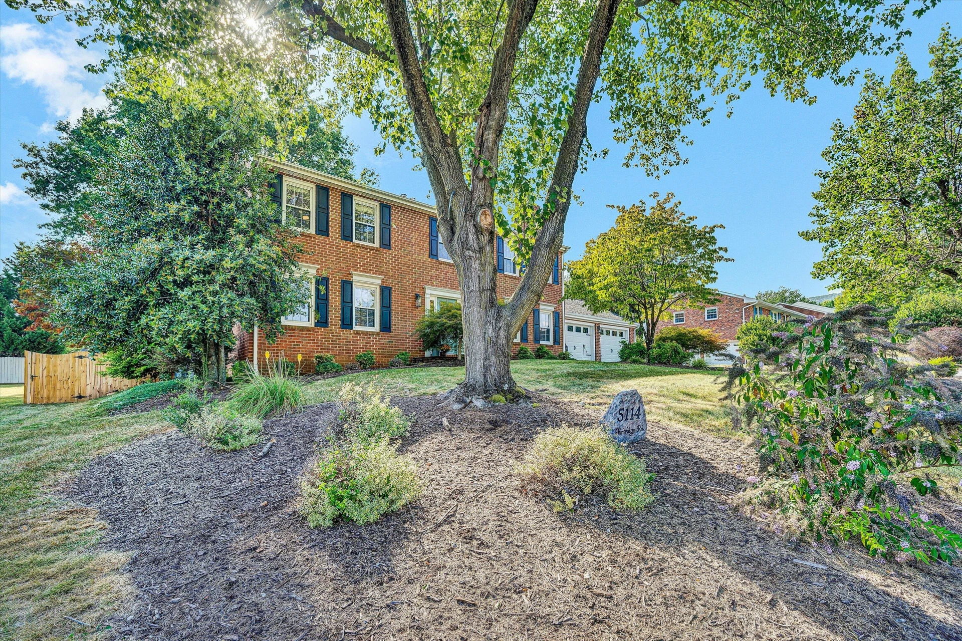 5114 Huntridge RD - Photo 2