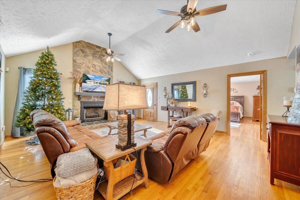 225 Dillard LN - Photo 12