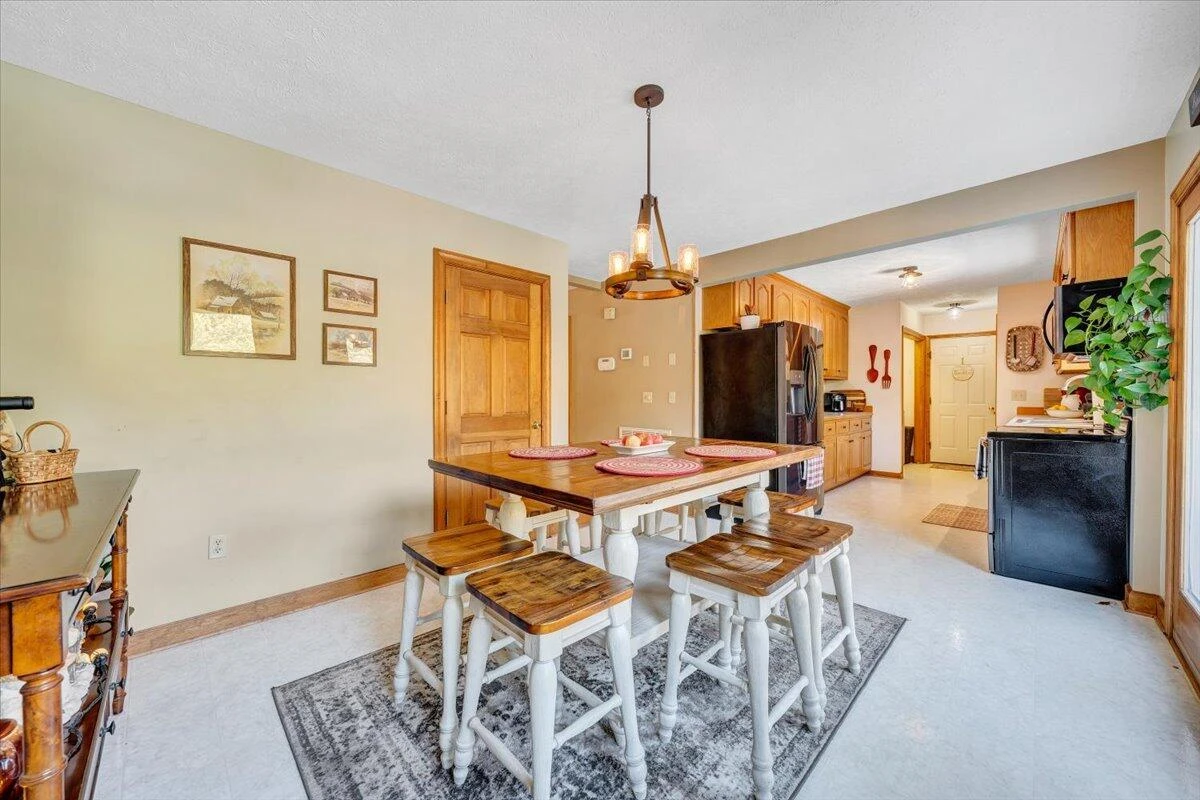 225 Dillard LN - Photo 16