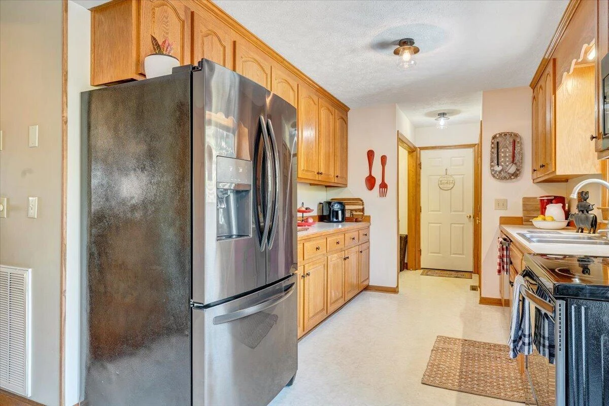 225 Dillard LN - Photo 18