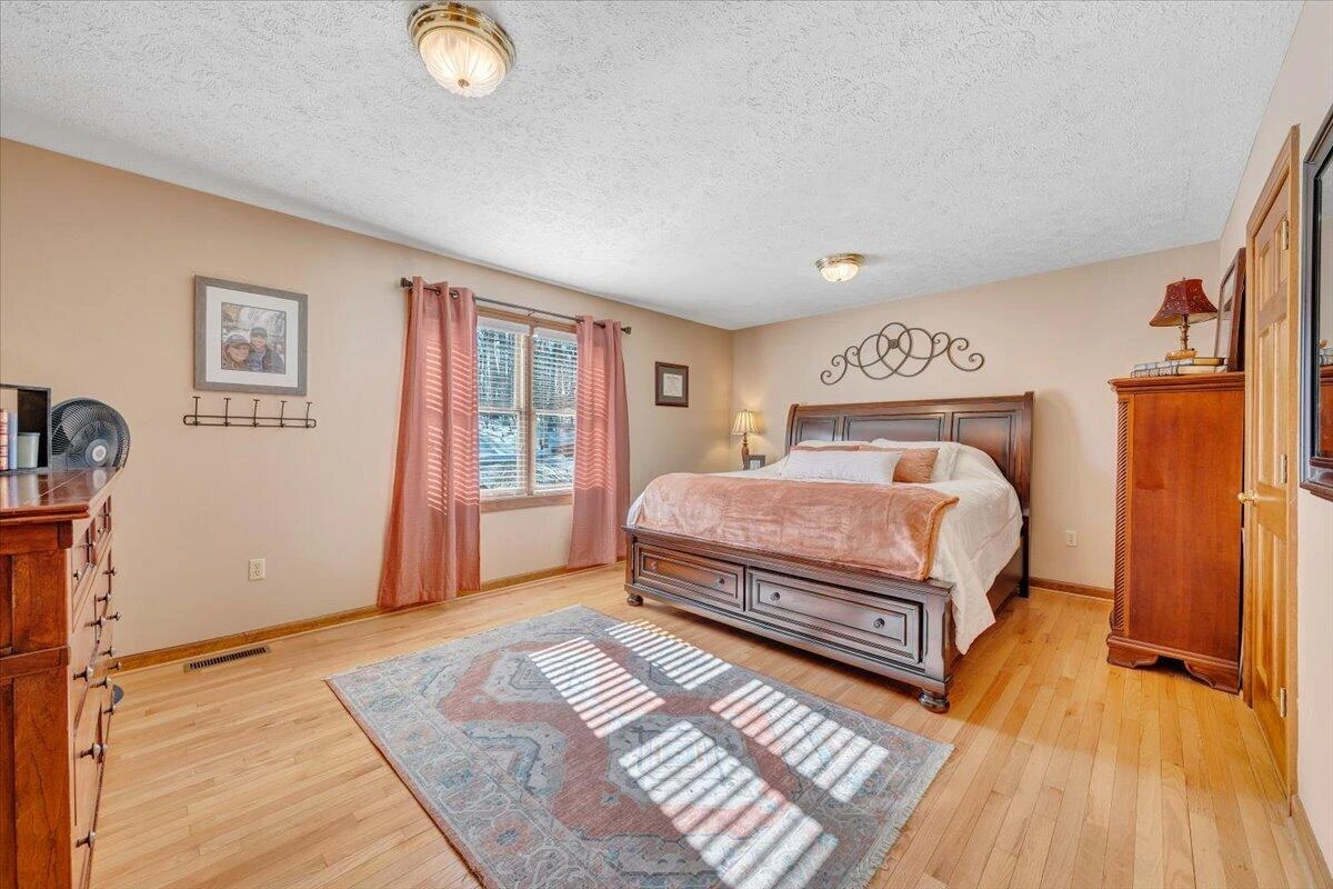 225 Dillard LN - Photo 26