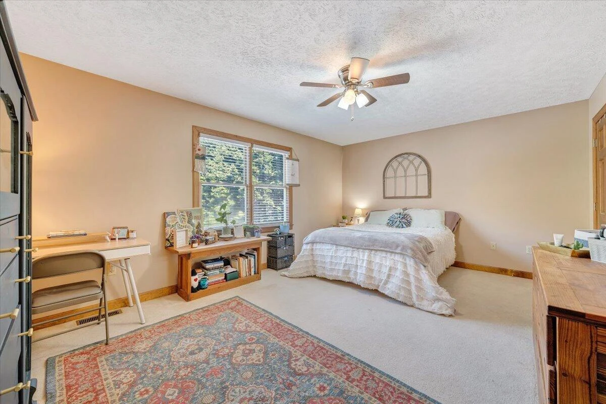 225 Dillard LN - Photo 34