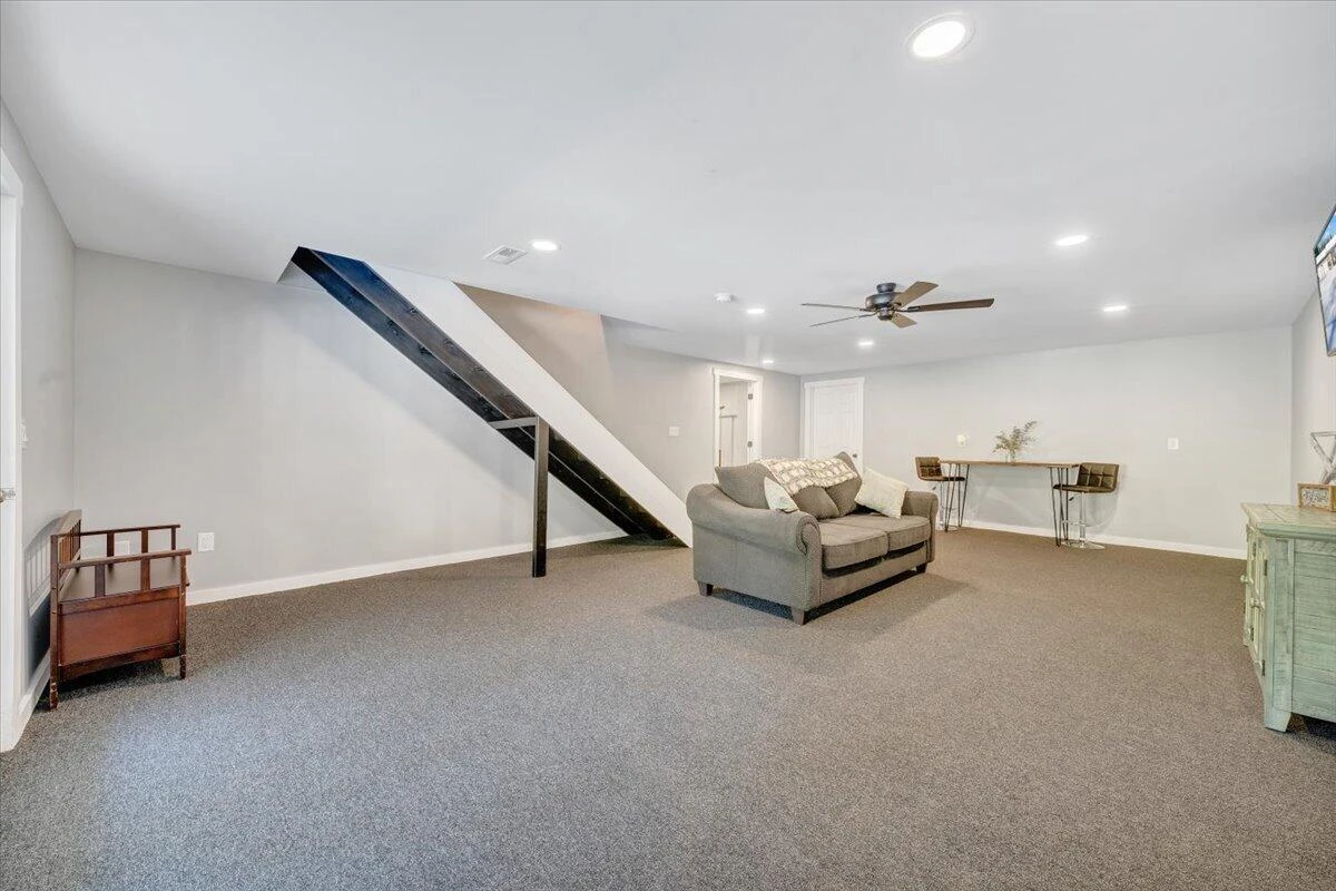 225 Dillard LN - Photo 38