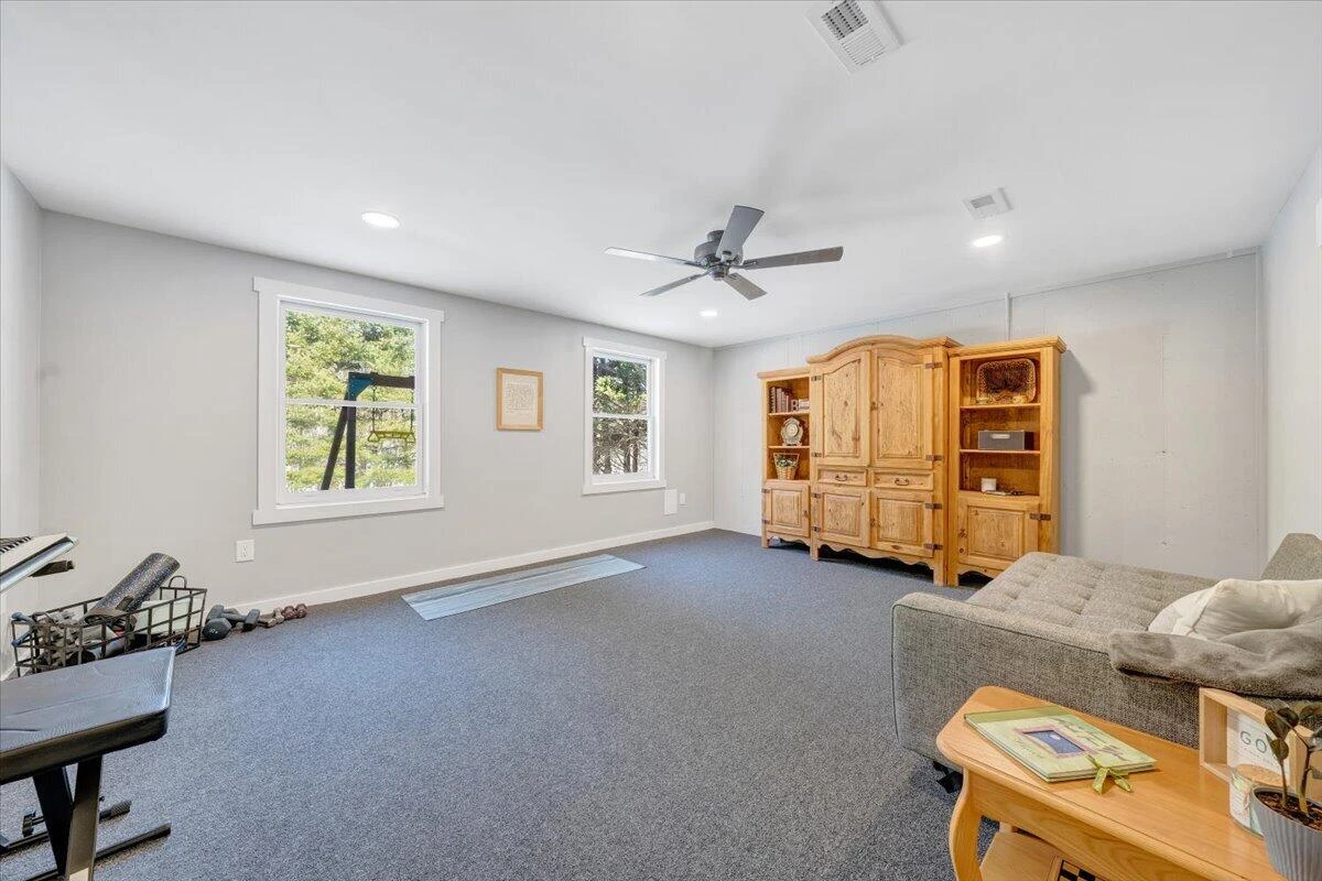225 Dillard LN - Photo 43