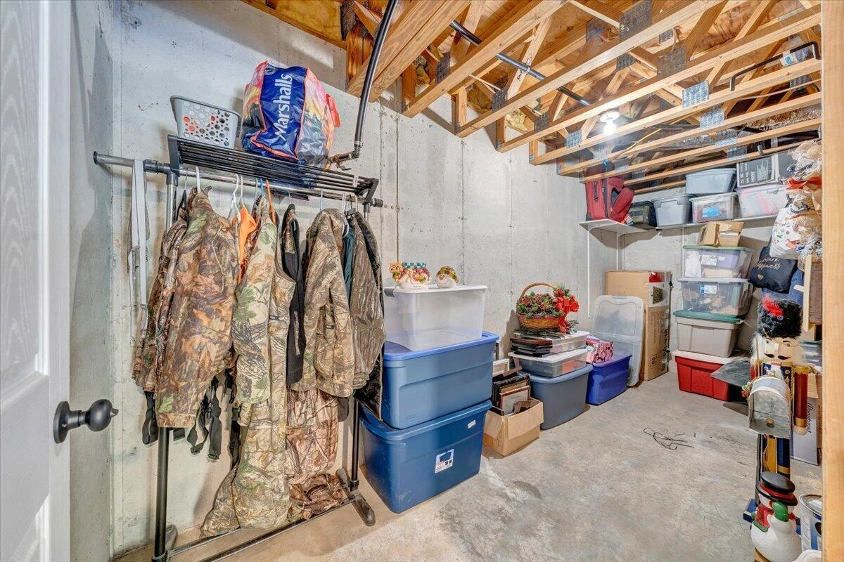 225 Dillard LN - Photo 46