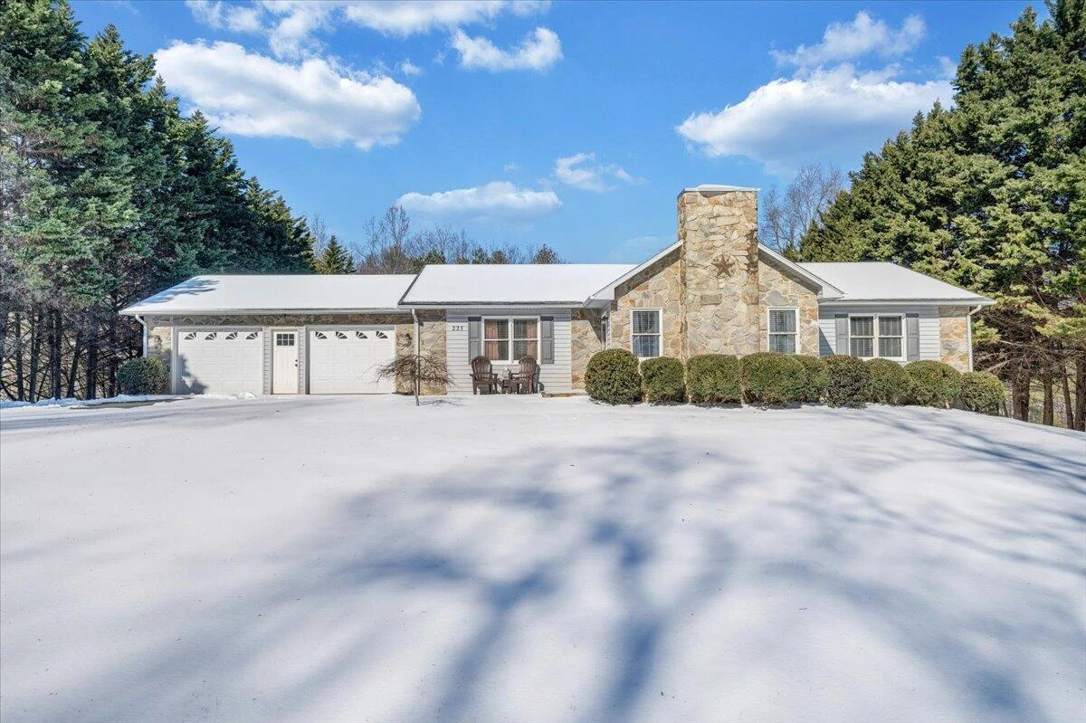 225 Dillard LN - Photo 59
