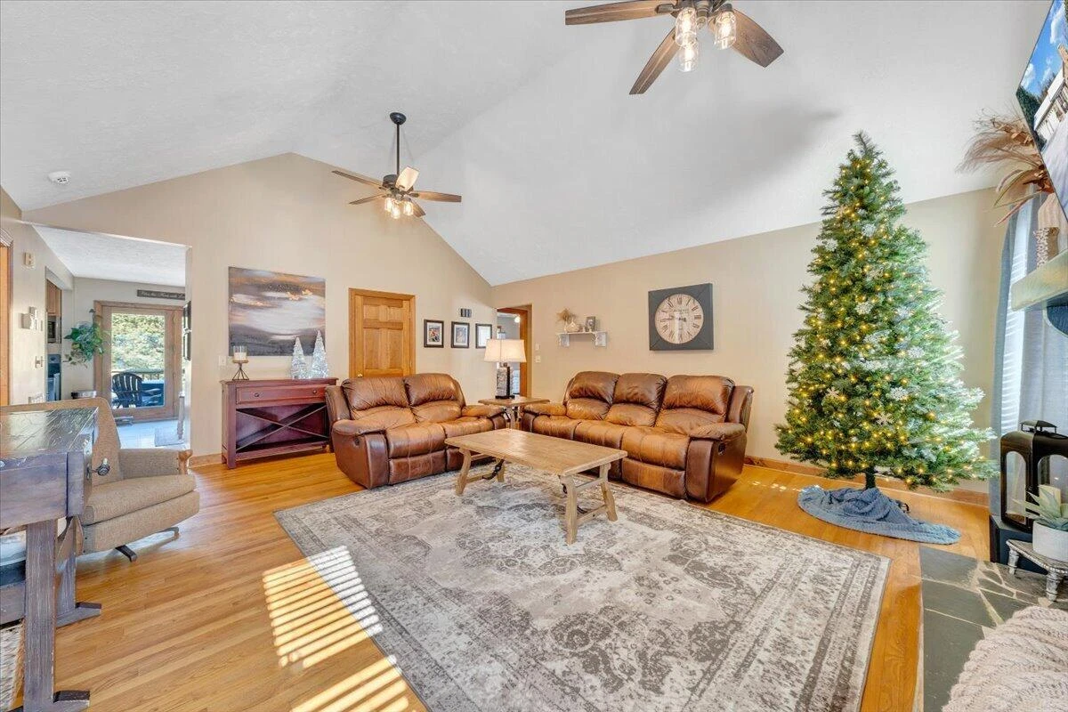 225 Dillard LN - Photo 6