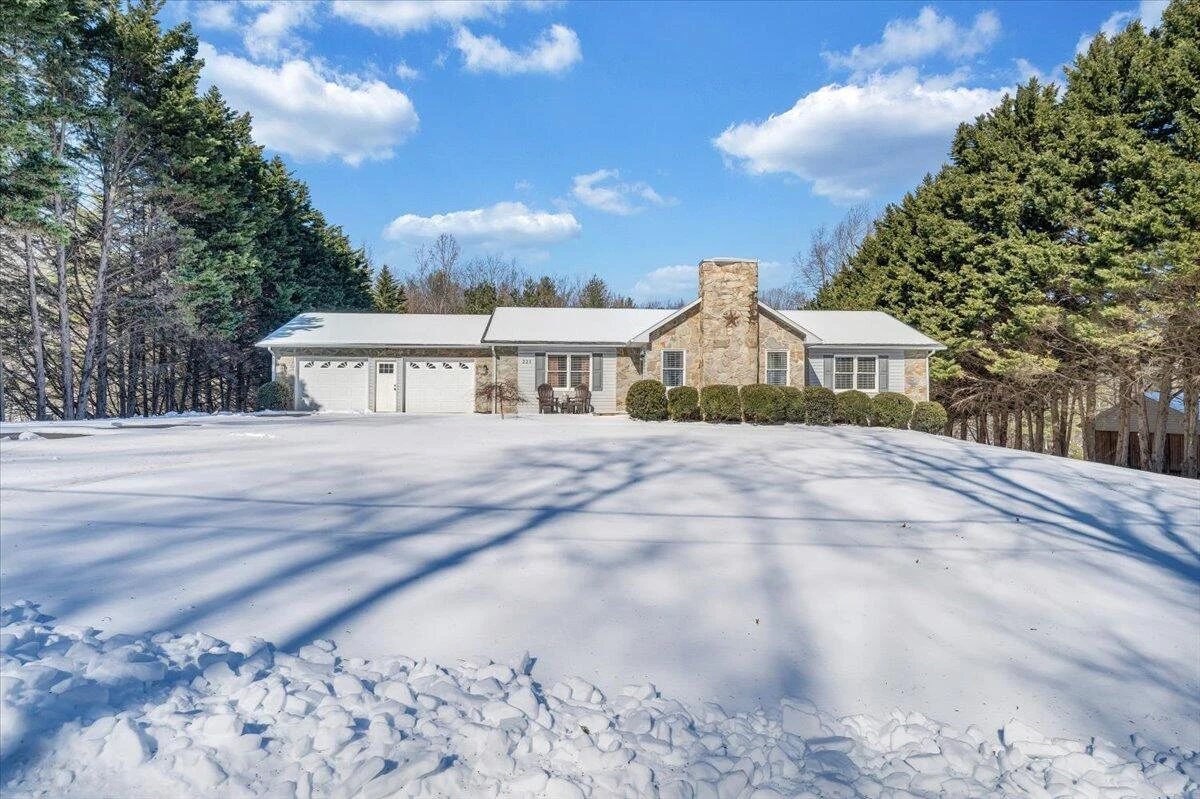 225 Dillard LN - Photo 60