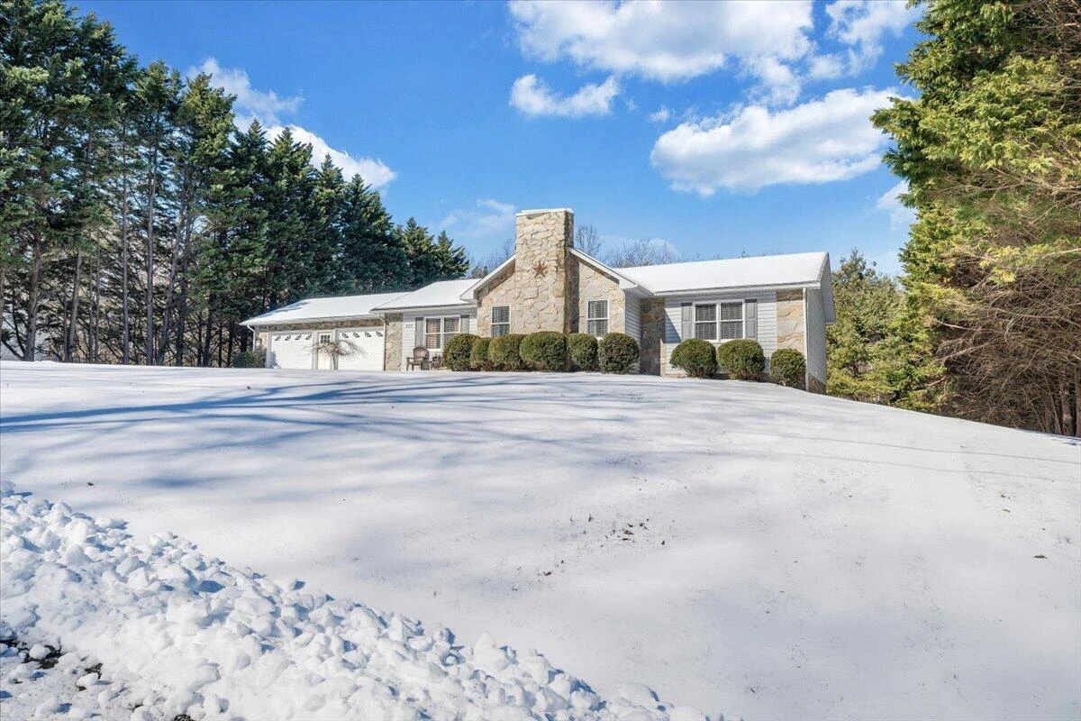 225 Dillard LN - Photo 62