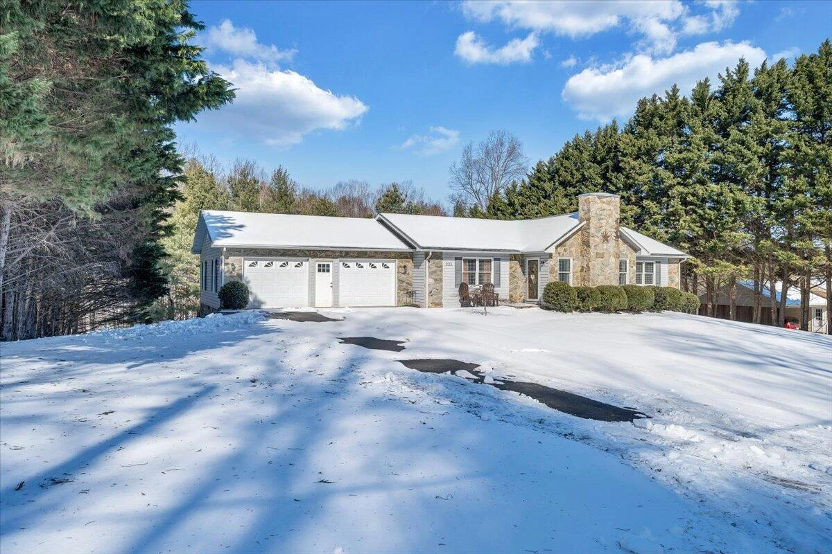 225 Dillard LN - Photo 63
