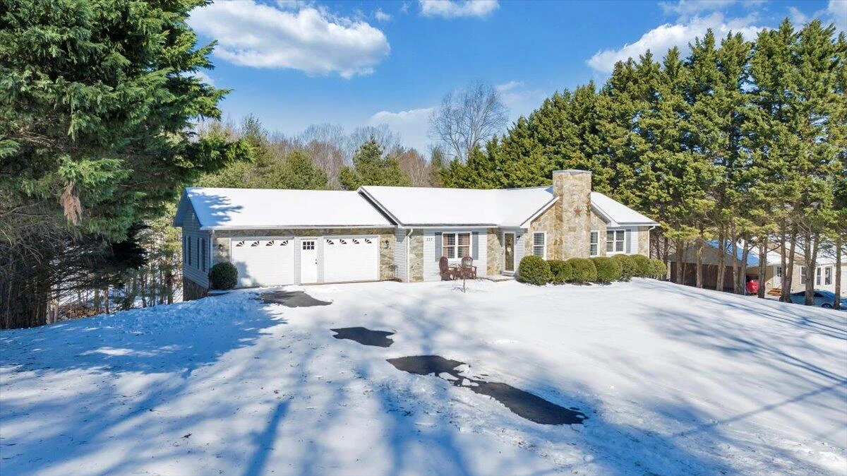 225 Dillard LN - Photo 64