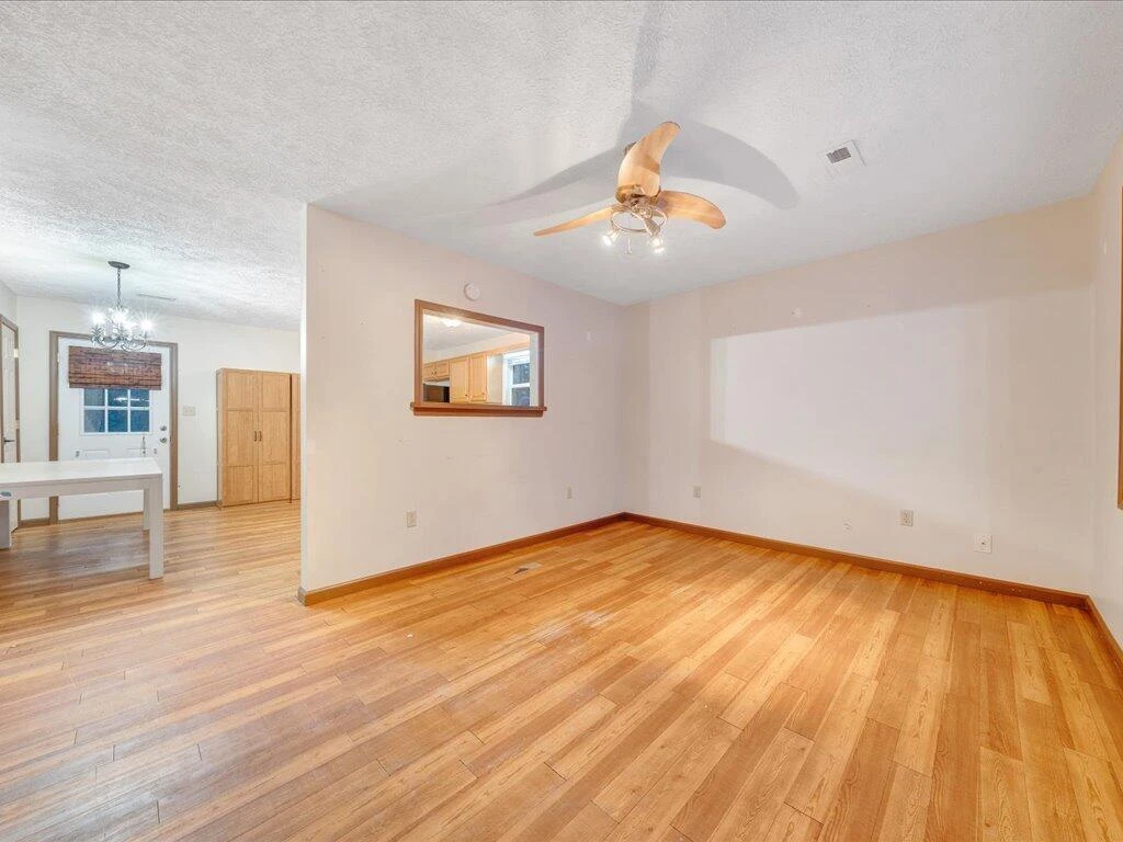 175 Peach CT - Photo 2