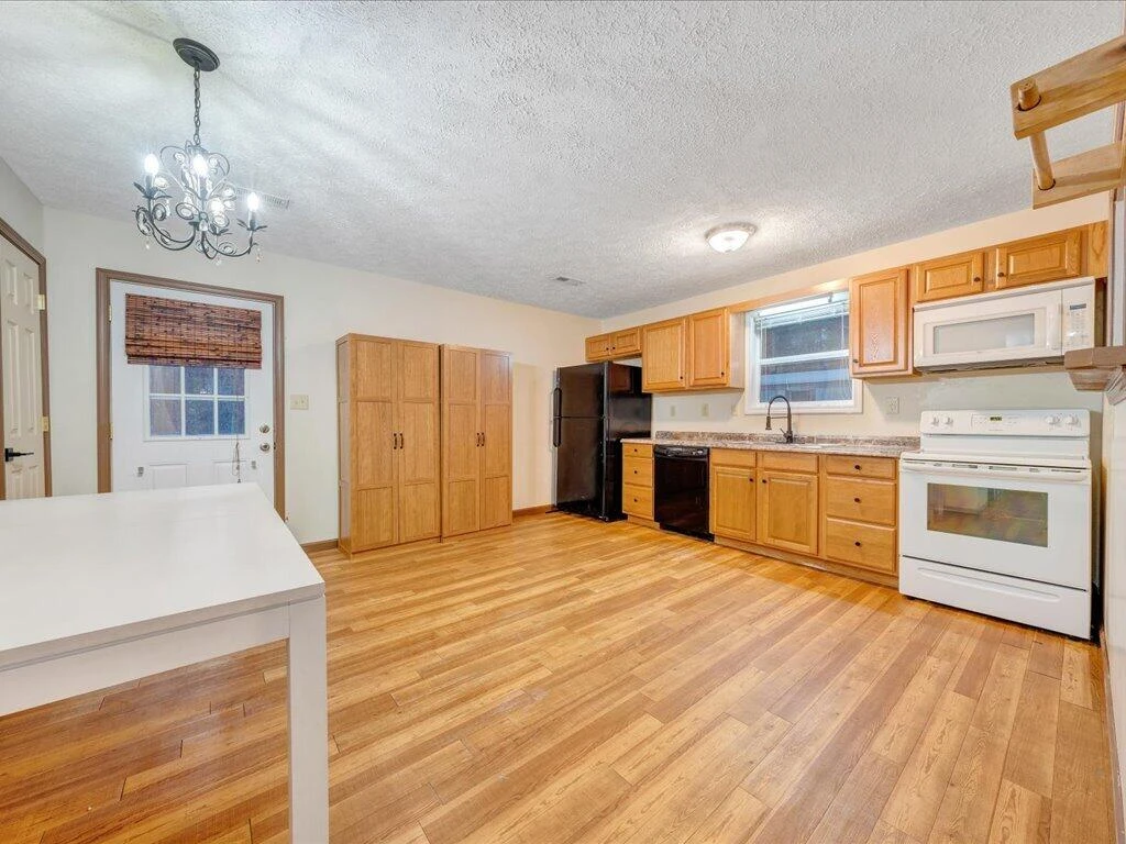 175 Peach CT - Photo 5