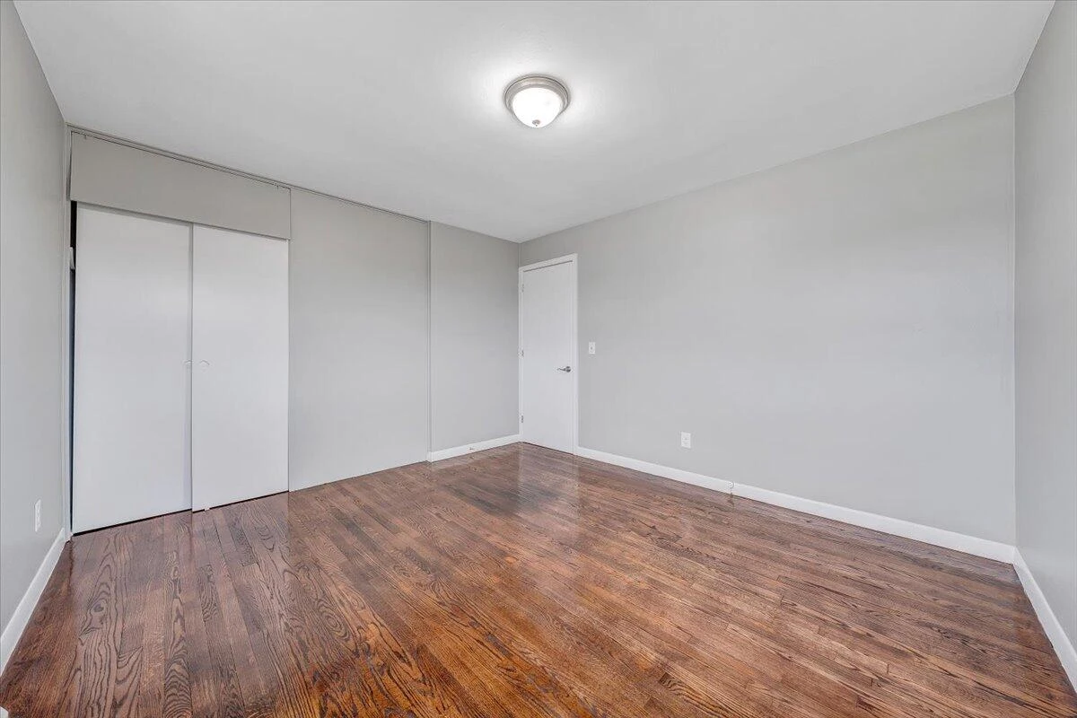 501 Lester AVE NE - Photo 26
