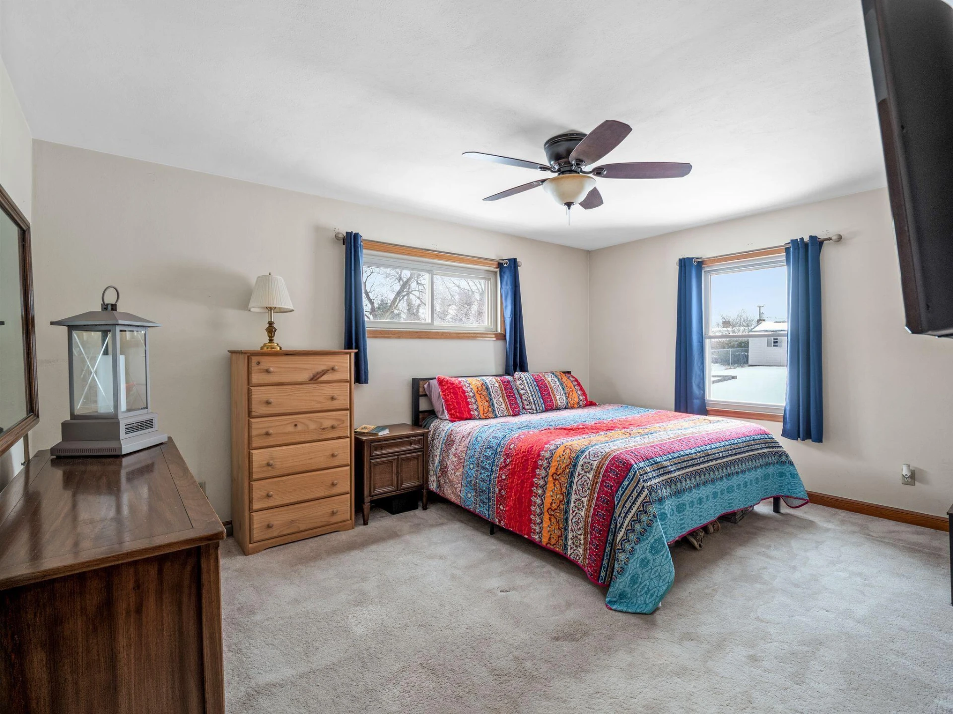 1025 Fisher AVE - Photo 10