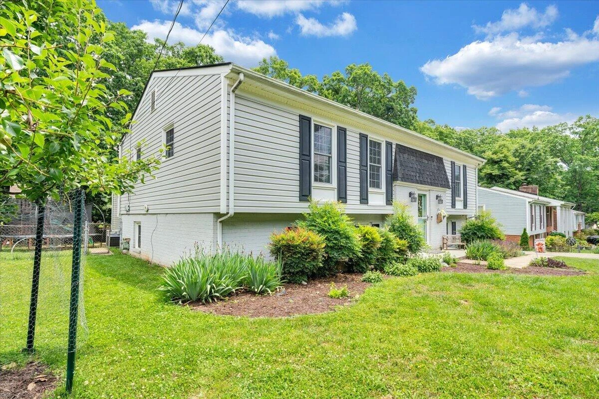 2919 Purple Finch RD - Photo 3