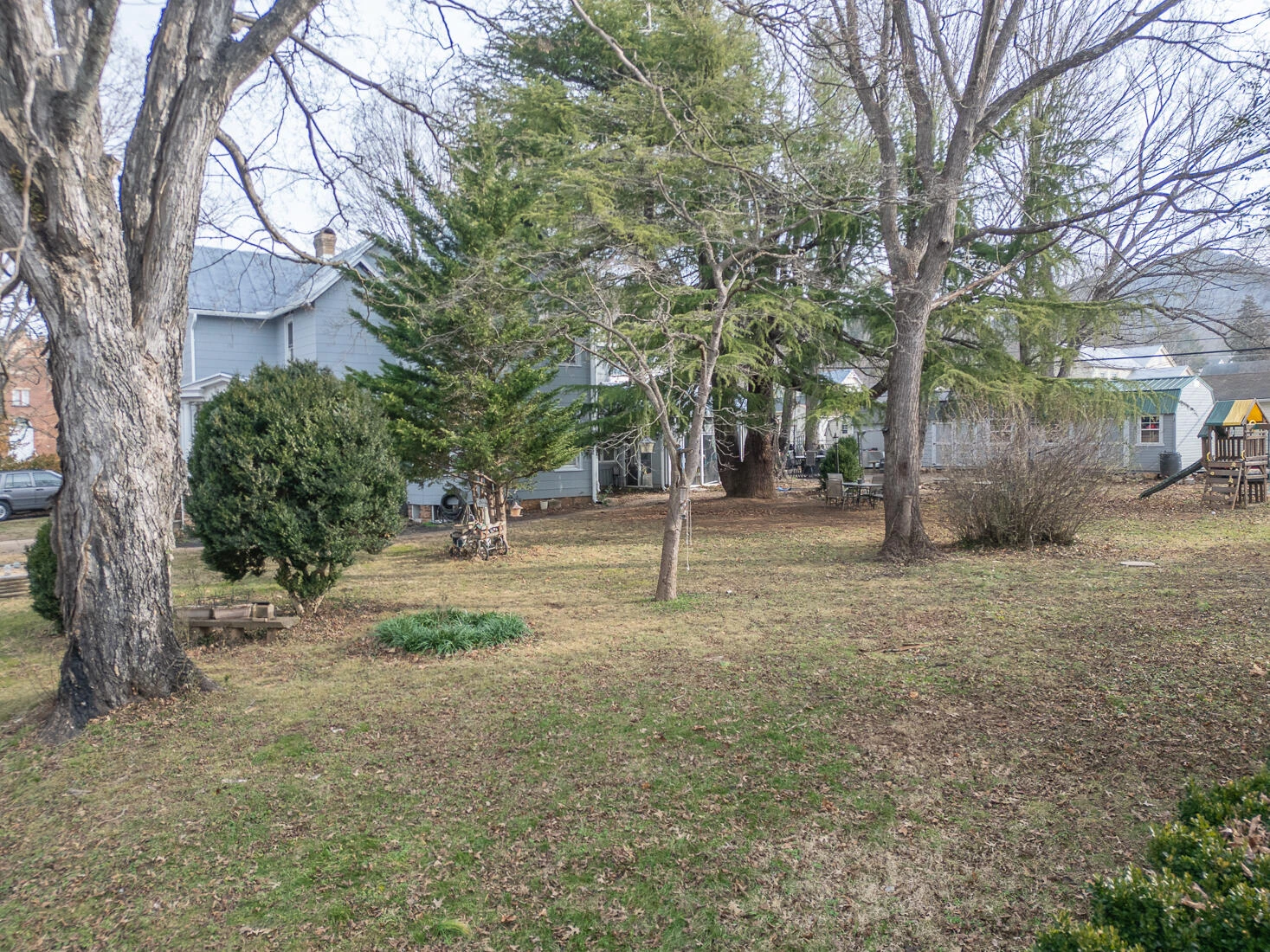 2354 Chestnut AVE - Photo 4