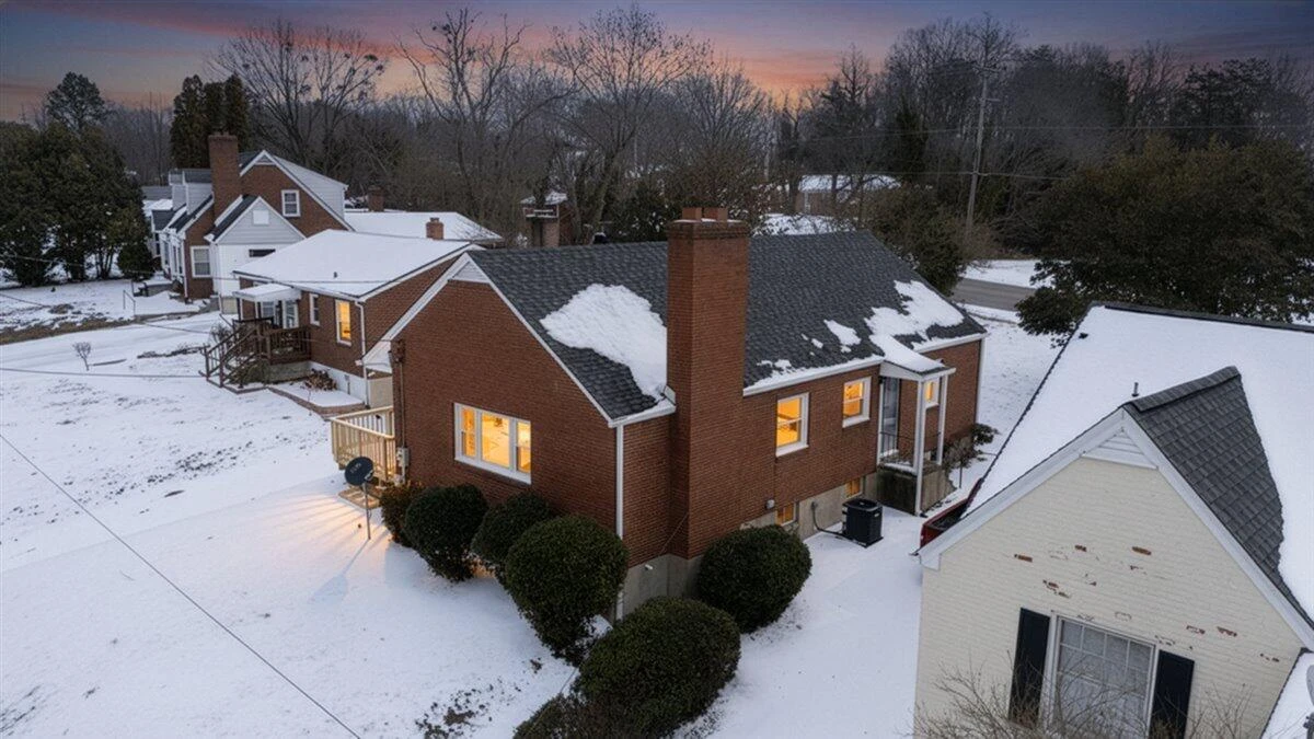 806 Hundley ST - Photo 2
