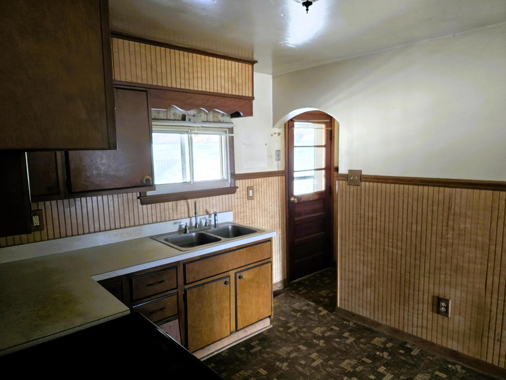 723 N Greenbrier AVE - Photo 8