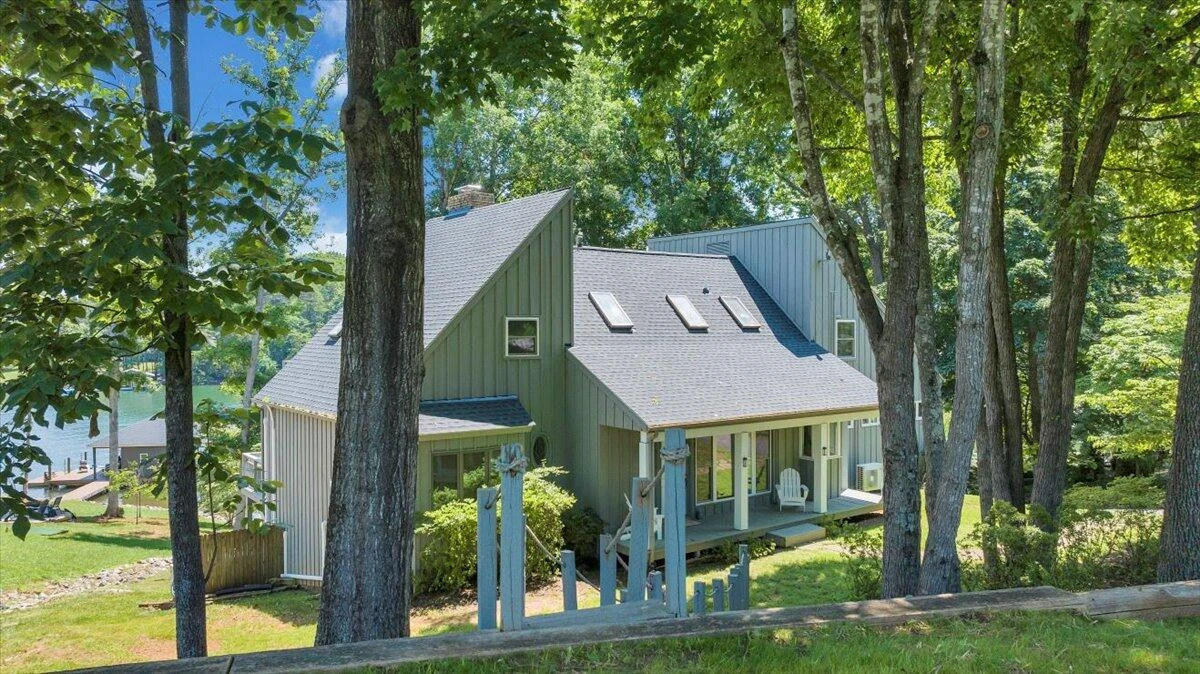 428 Anchor DR