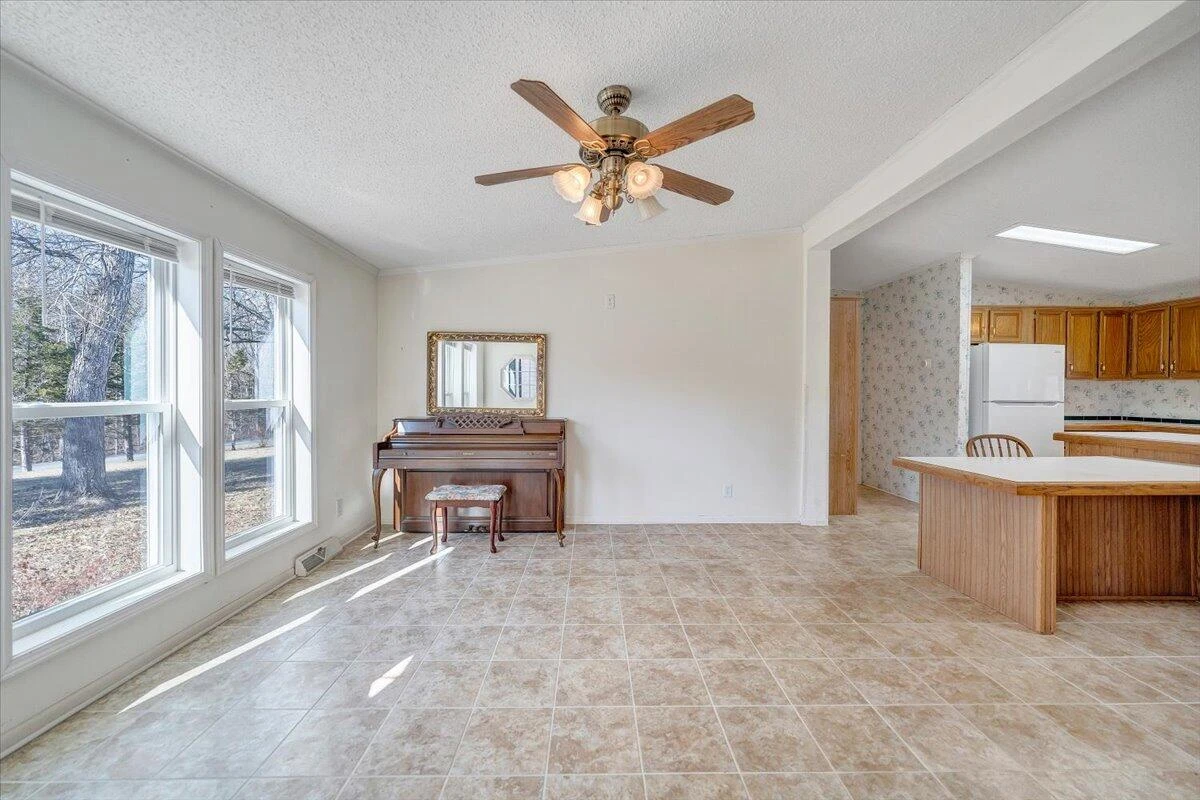 1320 Horseshoe Point RD - Photo 11