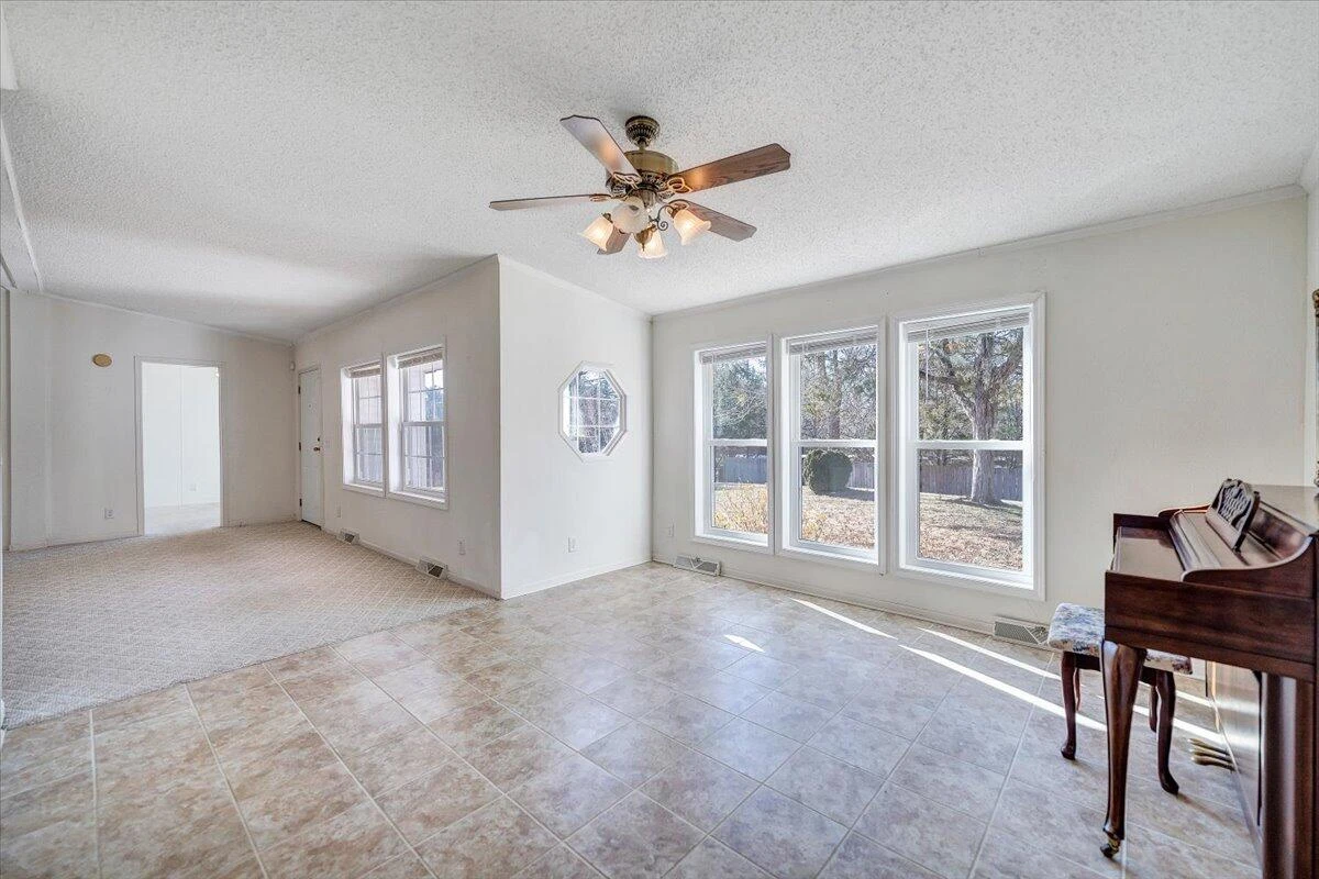 1320 Horseshoe Point RD - Photo 12