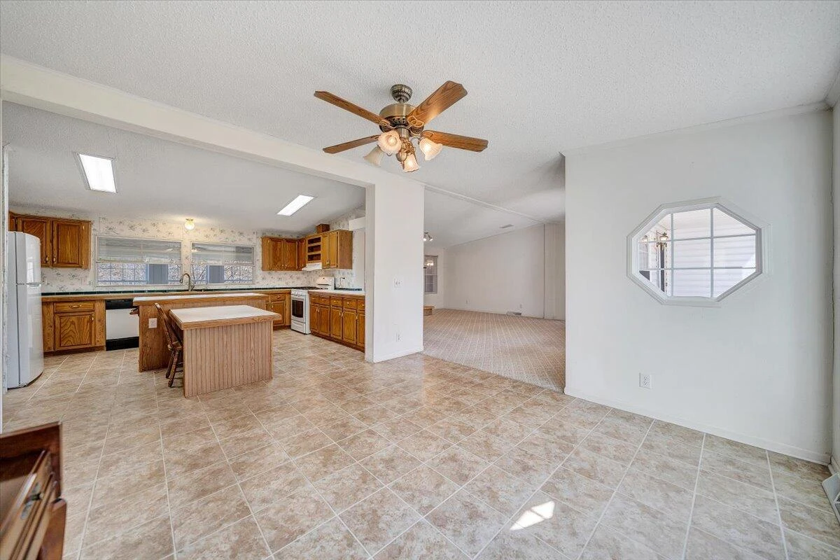 1320 Horseshoe Point RD - Photo 14