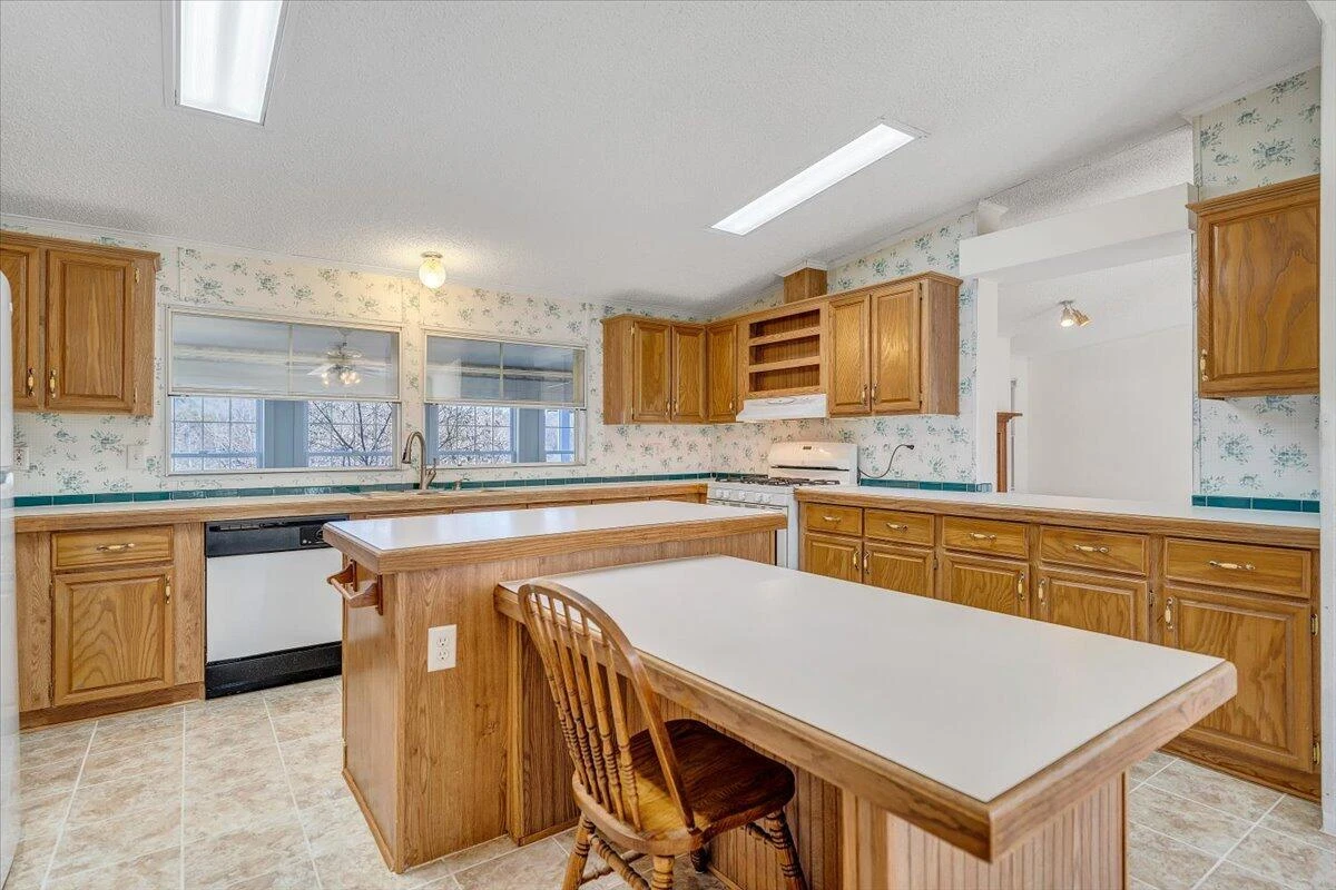 1320 Horseshoe Point RD - Photo 15