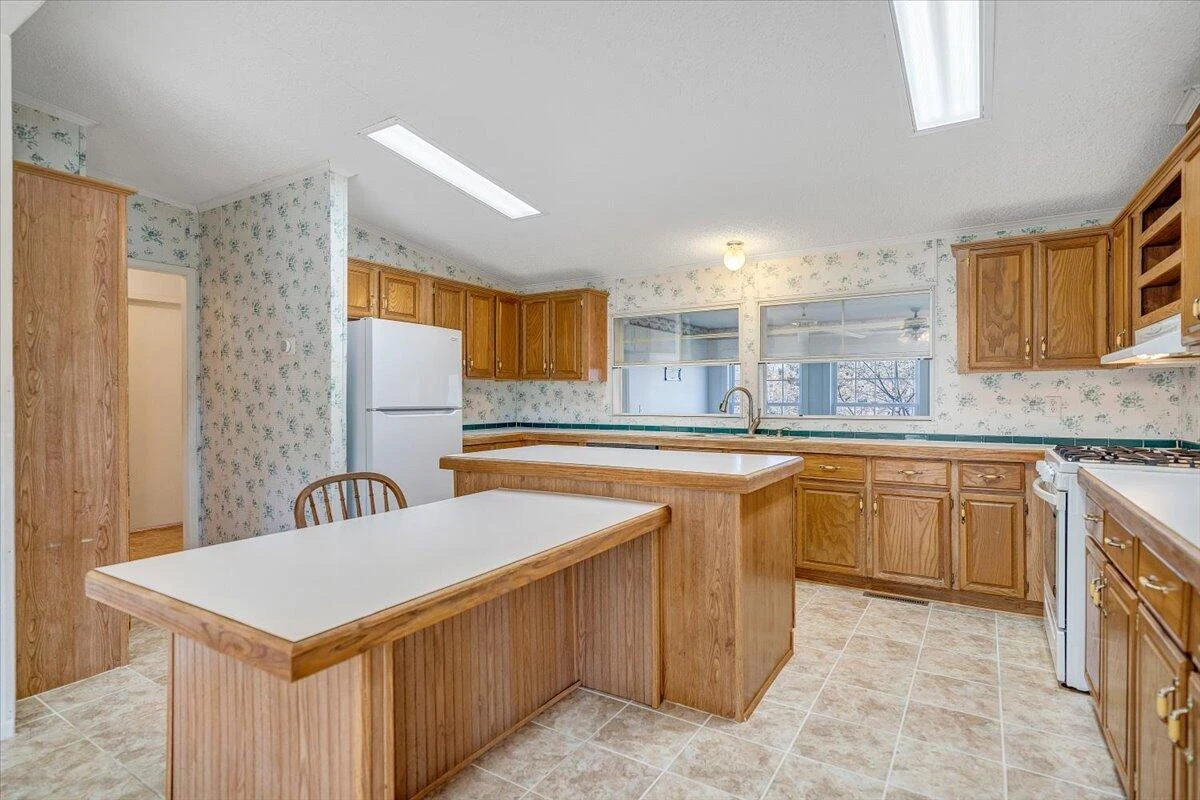 1320 Horseshoe Point RD - Photo 17