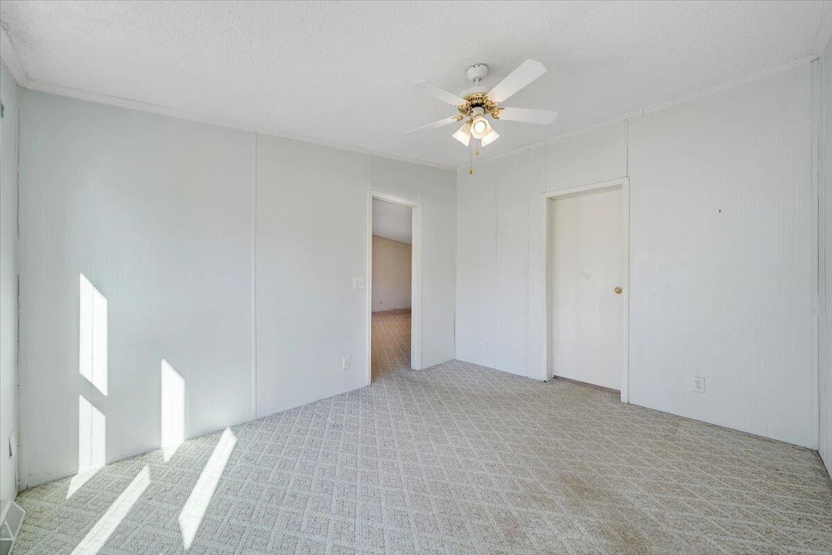 1320 Horseshoe Point RD - Photo 23